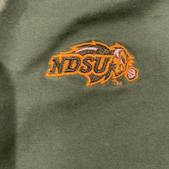 North Dakota State University NDSU Bison Green Partial Zip Pullover Size L - Picture 4 of 11